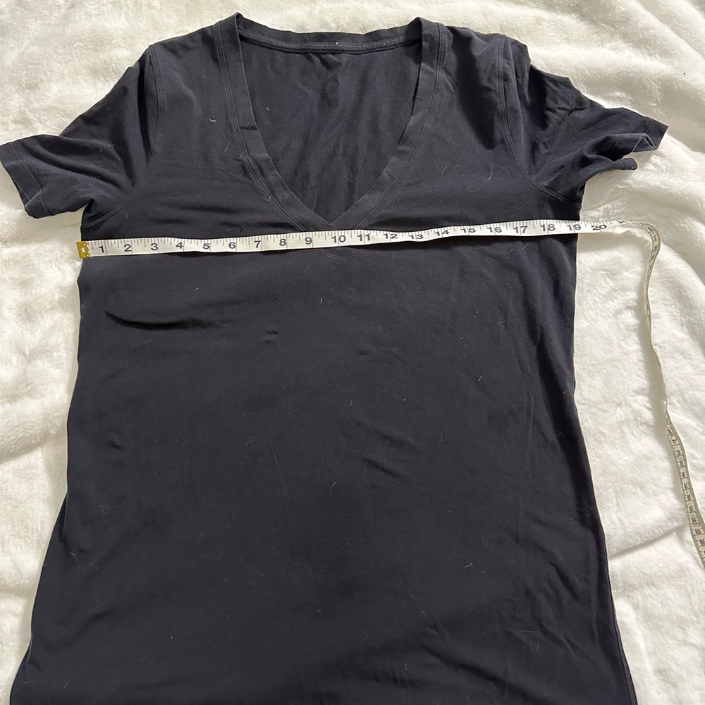 Lululemon black love tee shirt. Side 8.